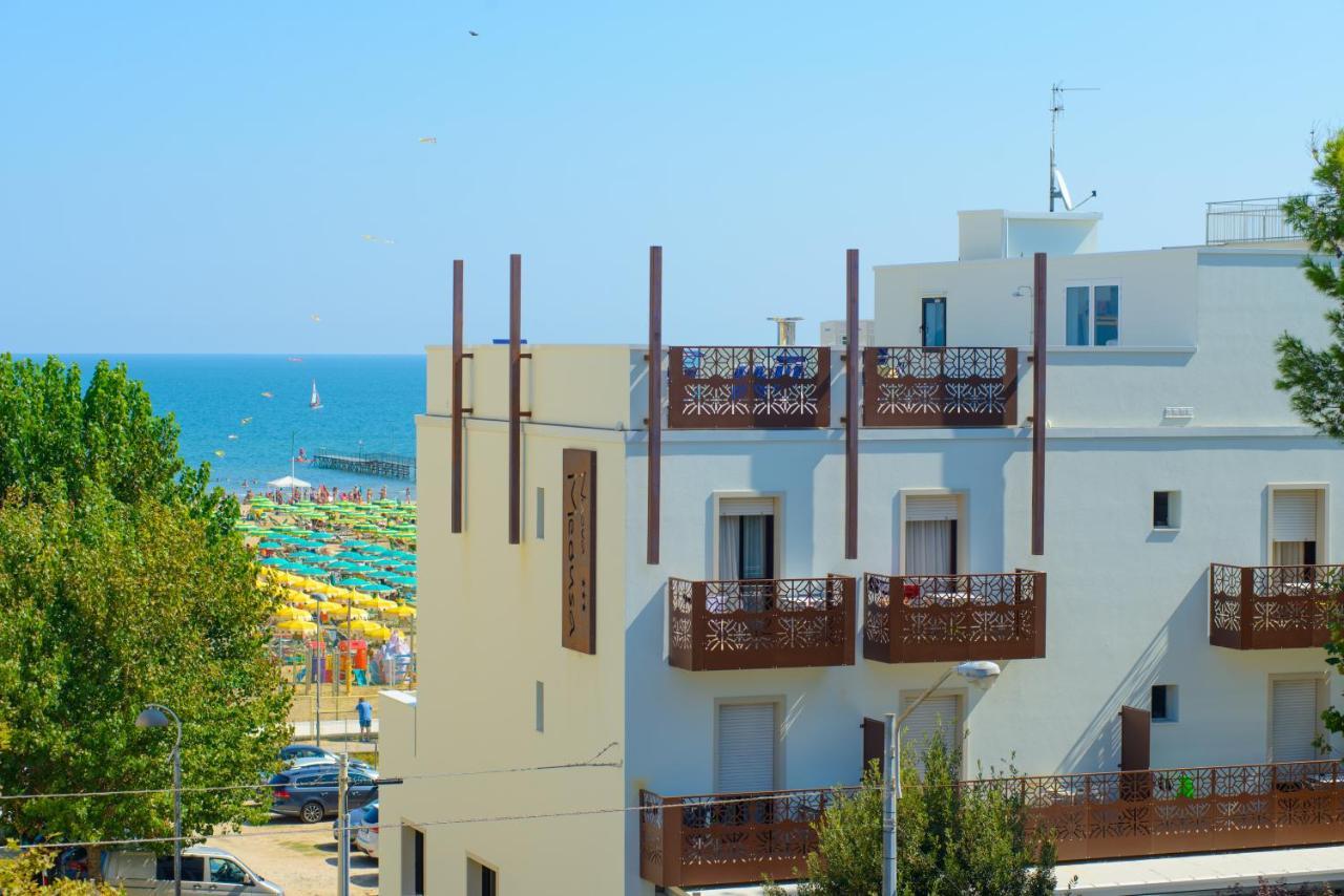 Hotel Nuova Medusa Римини Экстерьер фото
