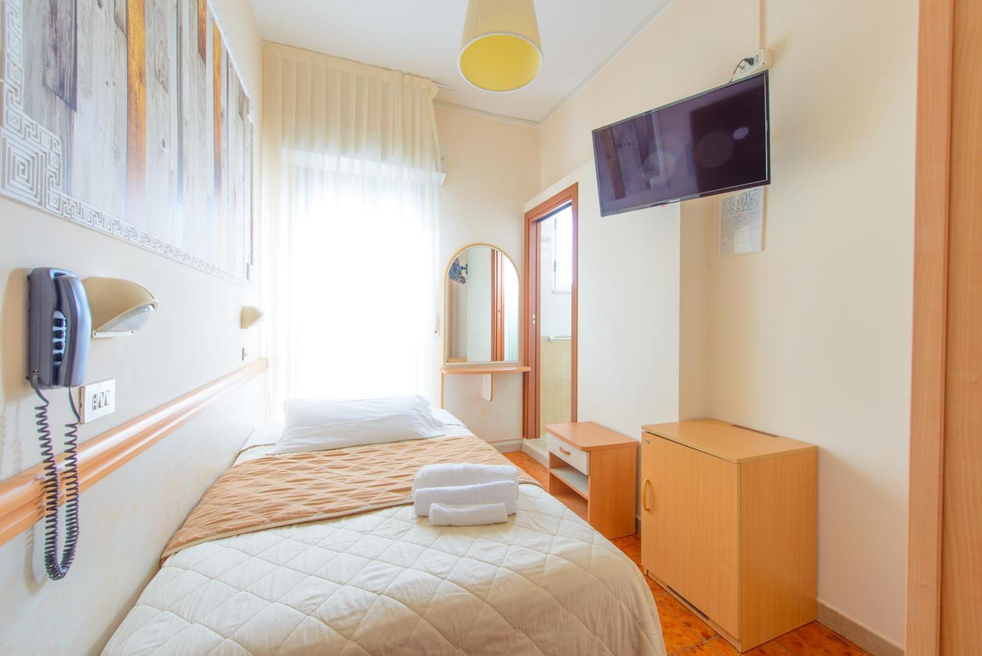 Hotel Nuova Medusa Римини Экстерьер фото