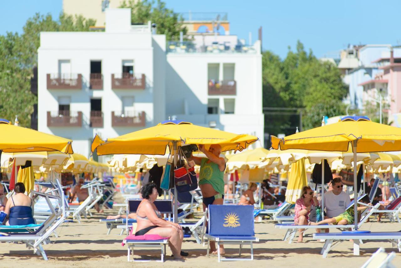 Hotel Nuova Medusa Римини Экстерьер фото